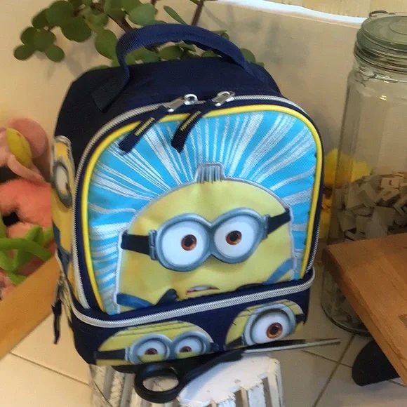 ‘Minions’ 2-Level Insulated Lunch Bag (#4) - Picture 2 of 10